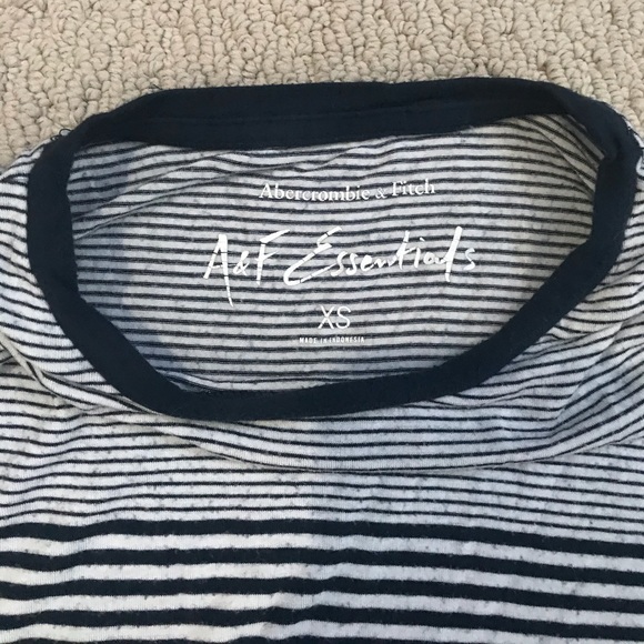 contrast crew neck fashionable tee - Picture 4 of 5